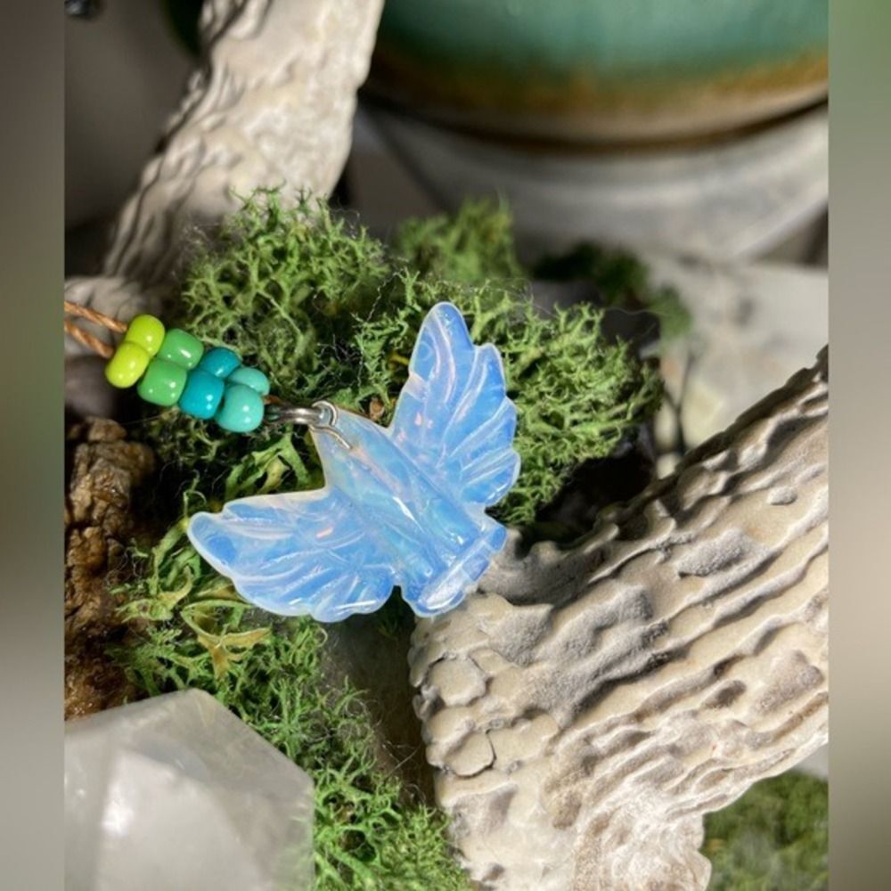 Opalite Bird Pendant Blue Carved Winged Charm LN/NWOT - Picture 2 of 5